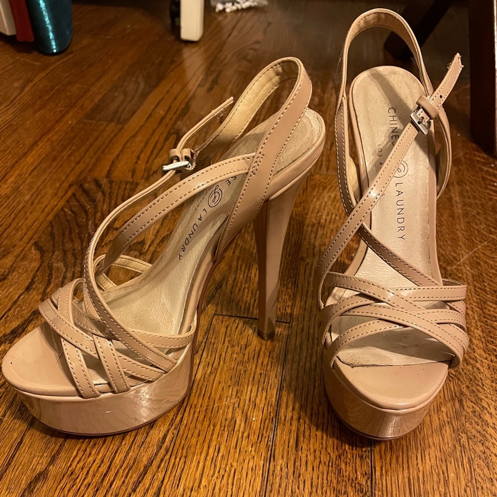 Chinese Laundry size 6 nude heels
